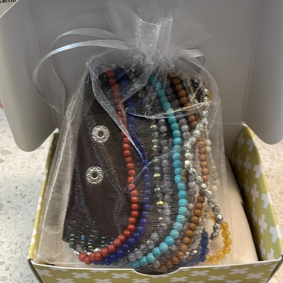 NWT - Plunder Bev Bravelet, 11 strands, multi-colored, adjustable leather snap - Picture 4 of 8